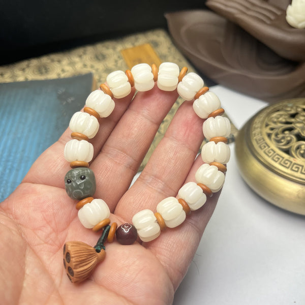 Buddhist Handcrafted White Bodhi Lotus Lucky Bracelet Bracelet INNERVIBER main